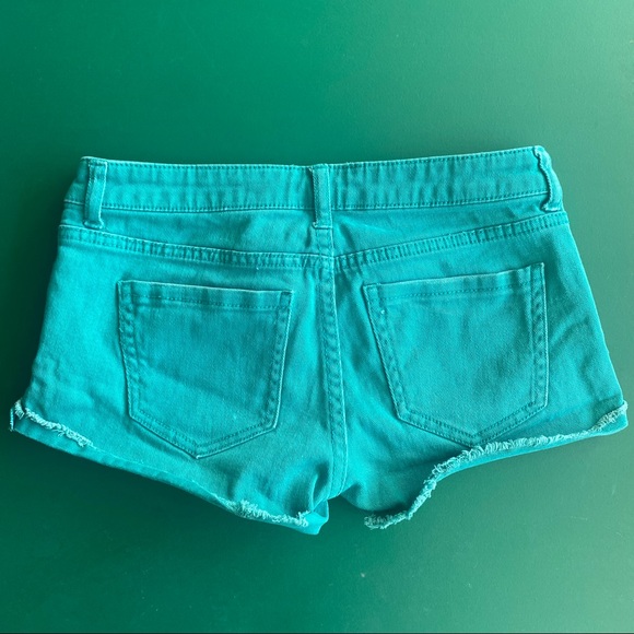 FOREVER 21 GREEN DISTRESSED SHORTS - Picture 3 of 14